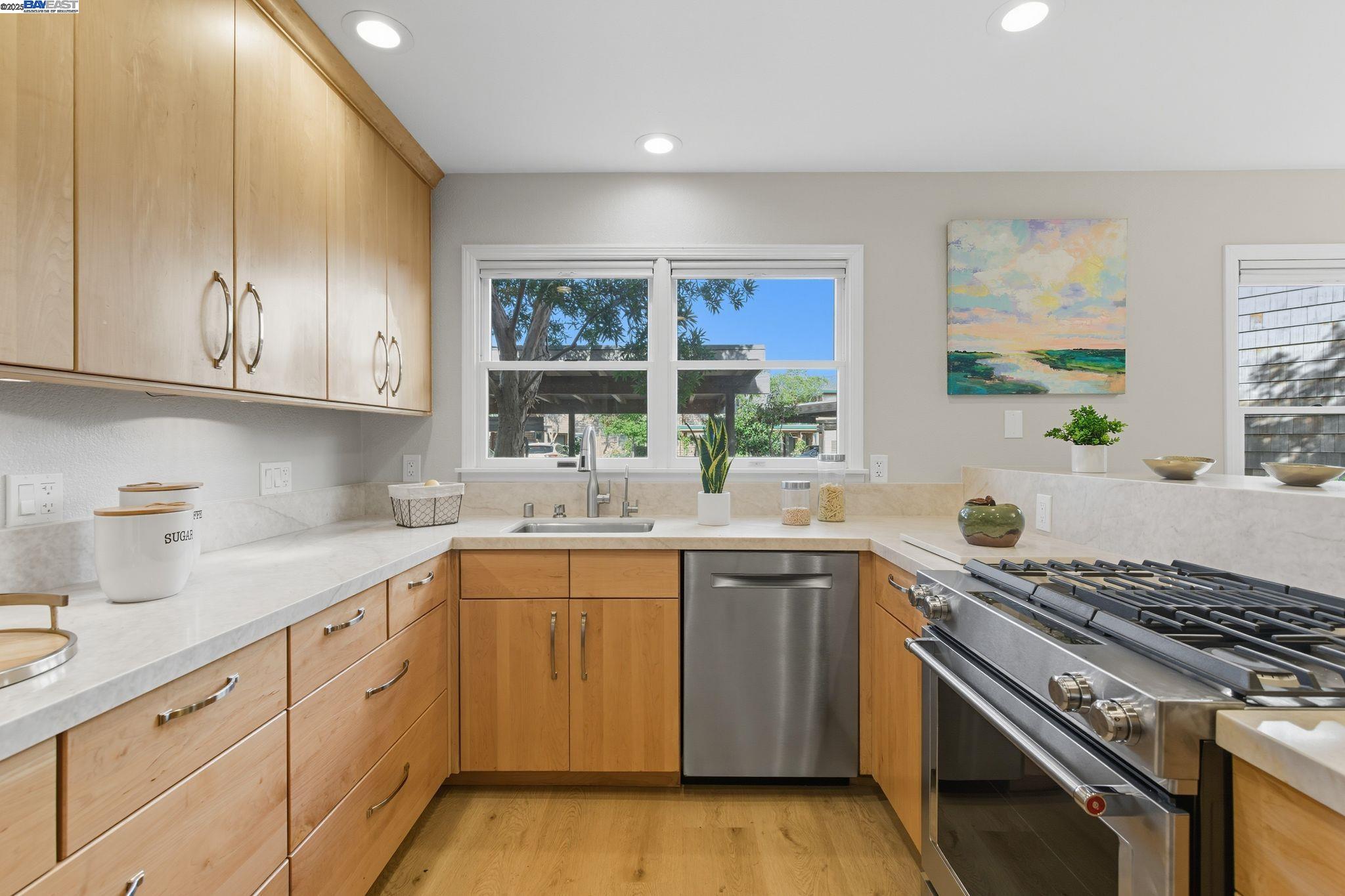 642 Centre Ct