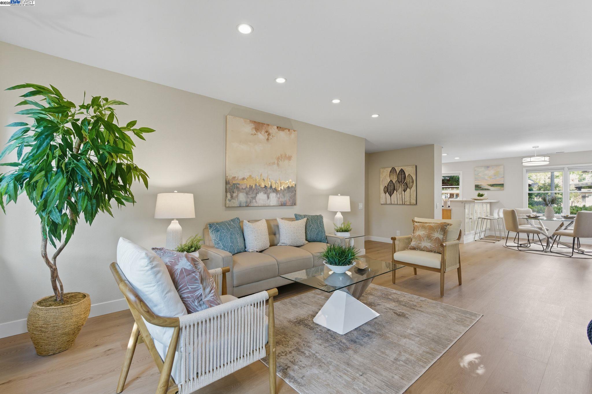 642 Centre Ct