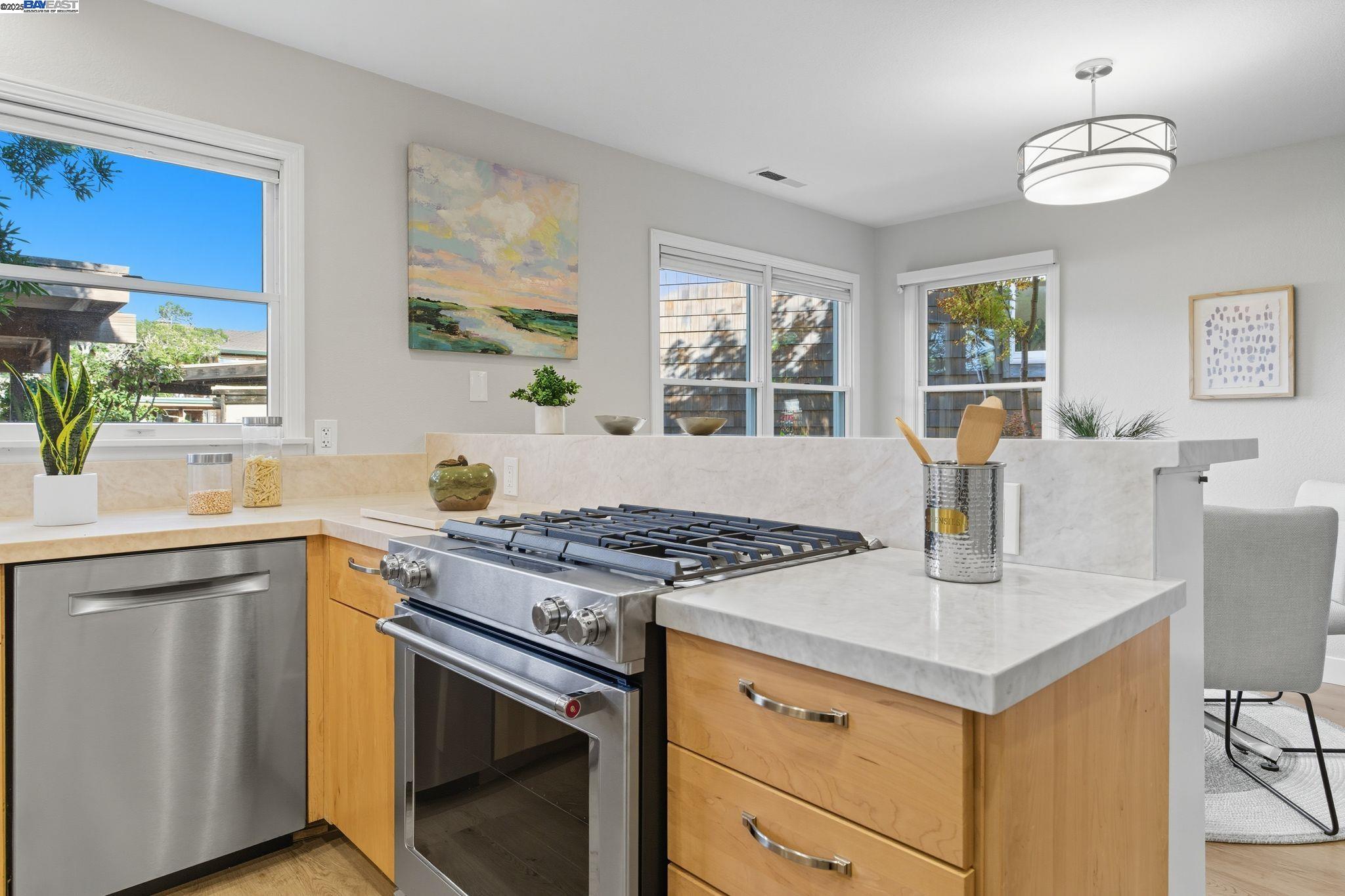 642 Centre Ct