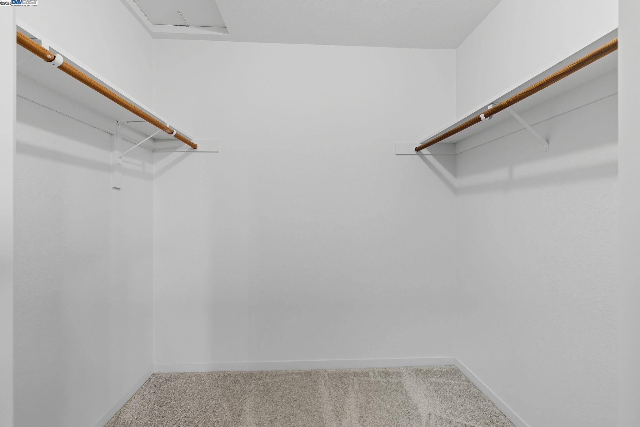 642 Centre Ct