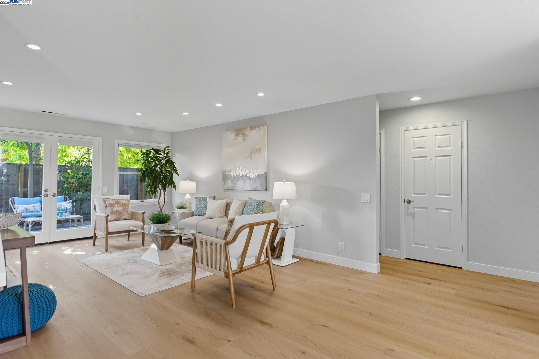 642 Centre Ct