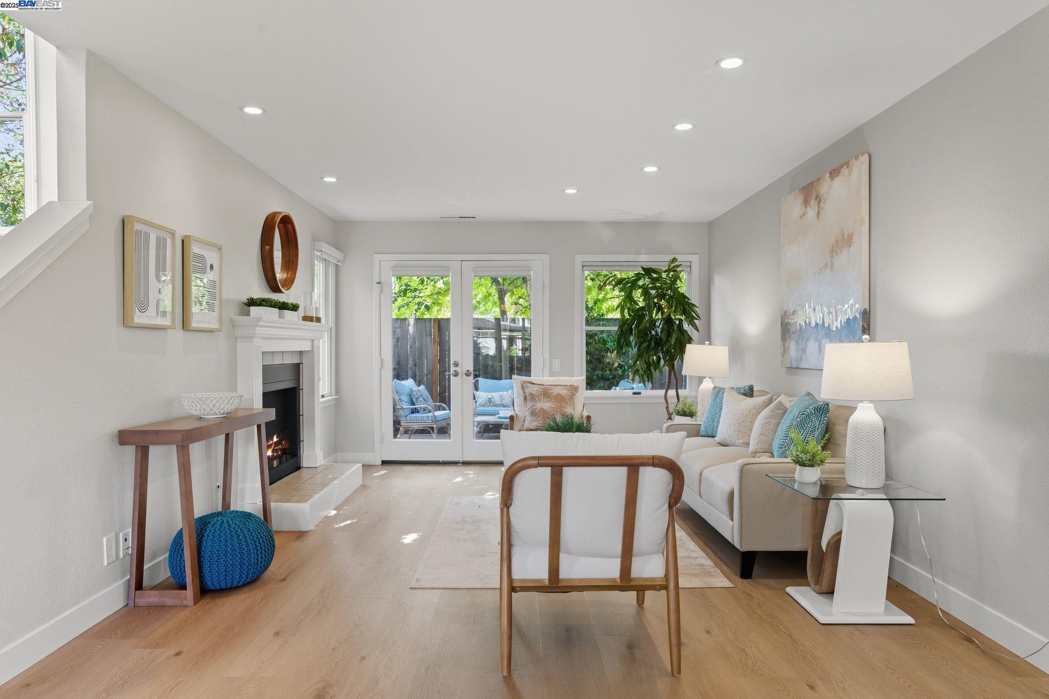 642 Centre Ct