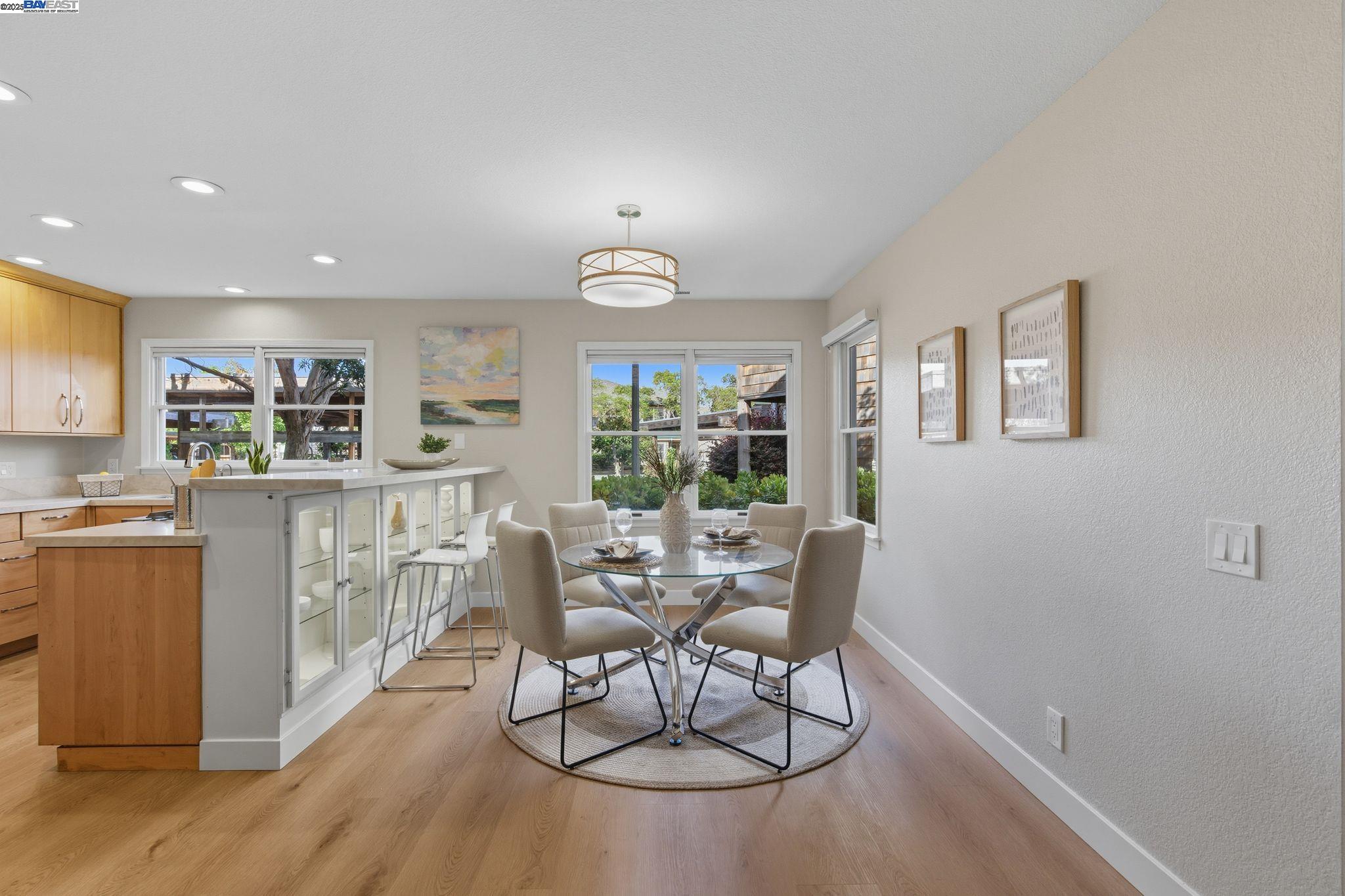642 Centre Ct