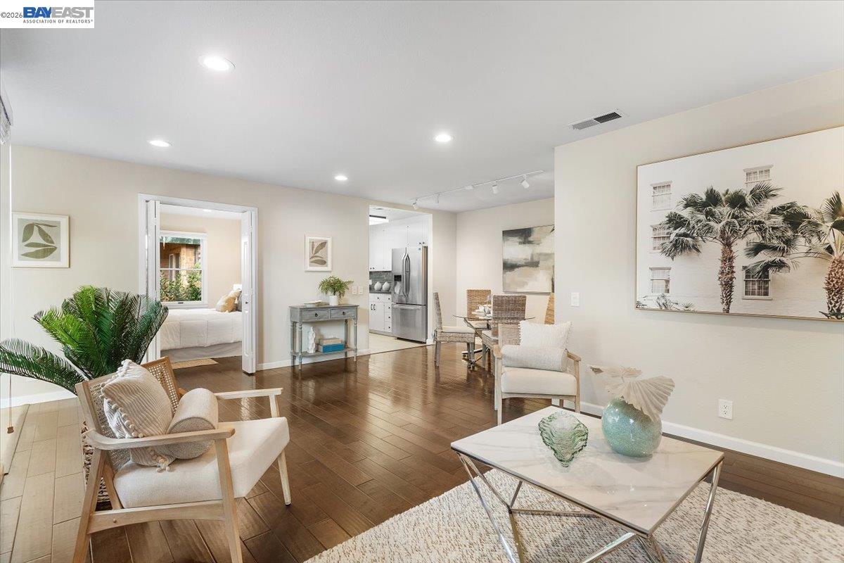 631 Centre Ct