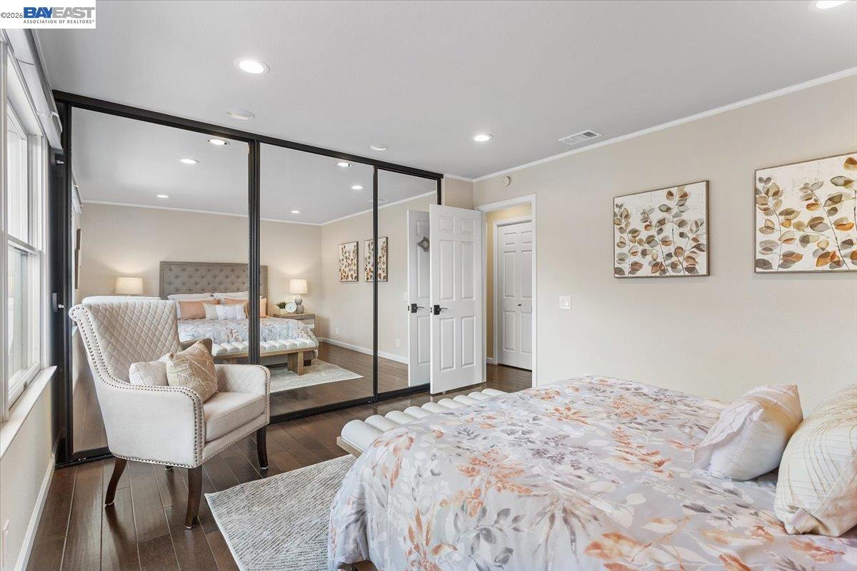631 Centre Ct