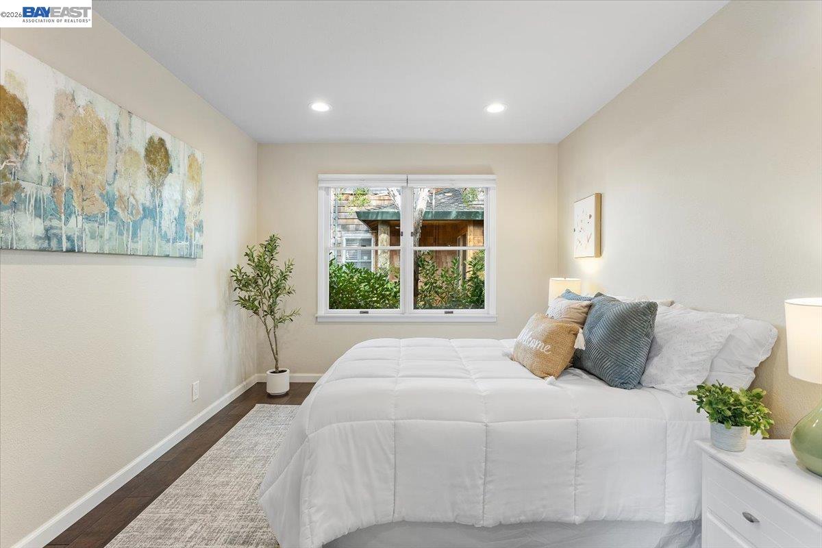 631 Centre Ct