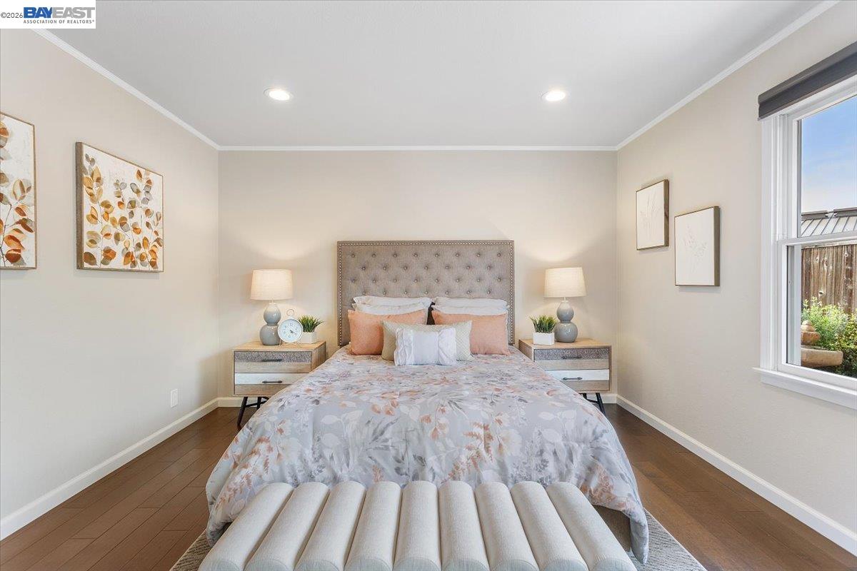 631 Centre Ct