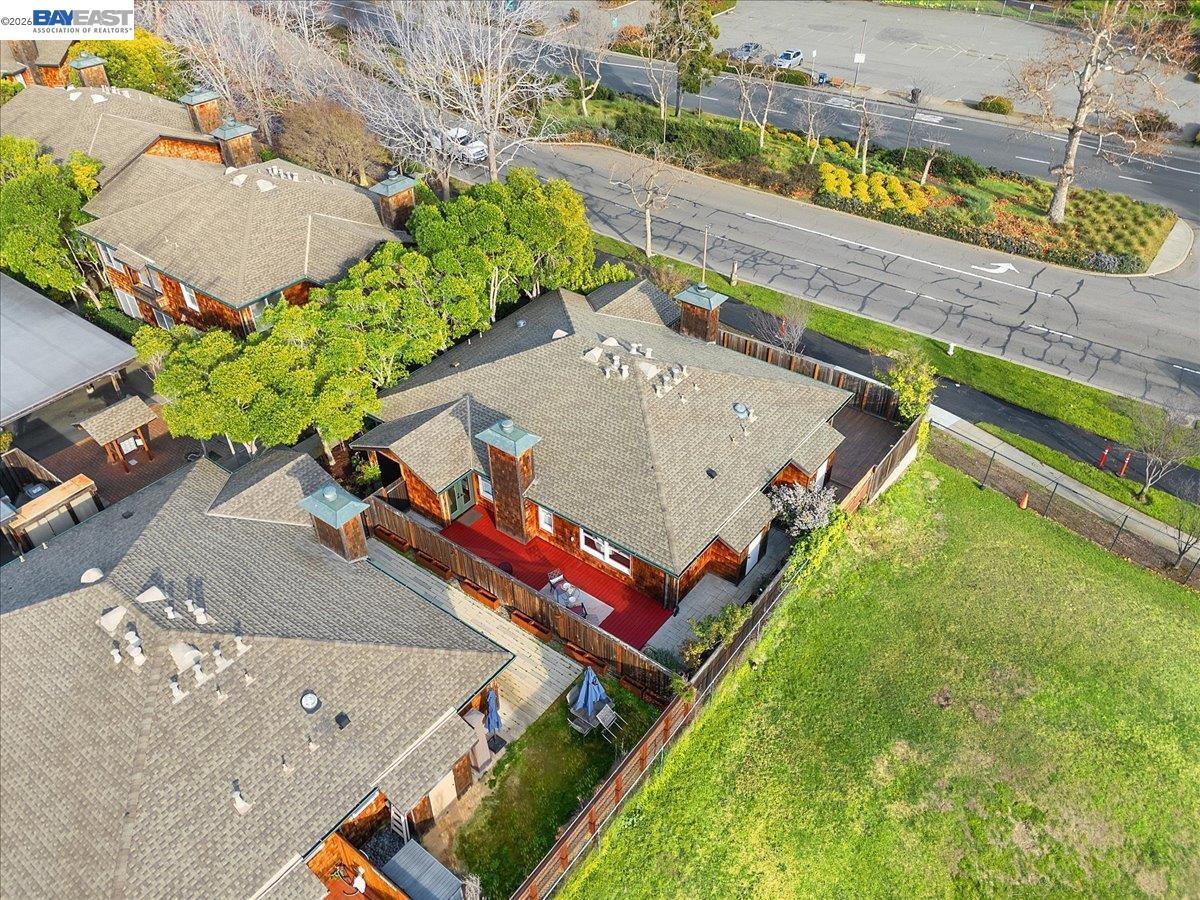 631 Centre Ct