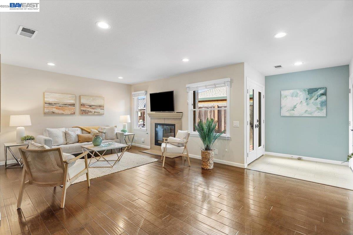 631 Centre Ct