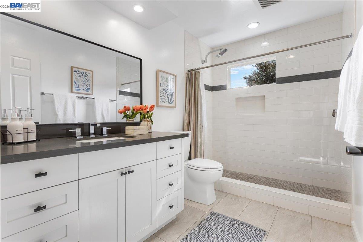 631 Centre Ct