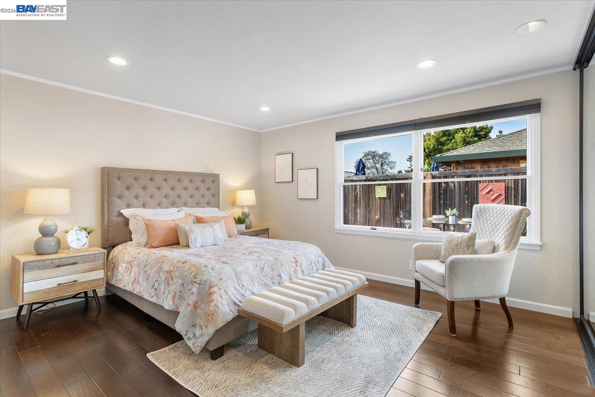631 Centre Ct