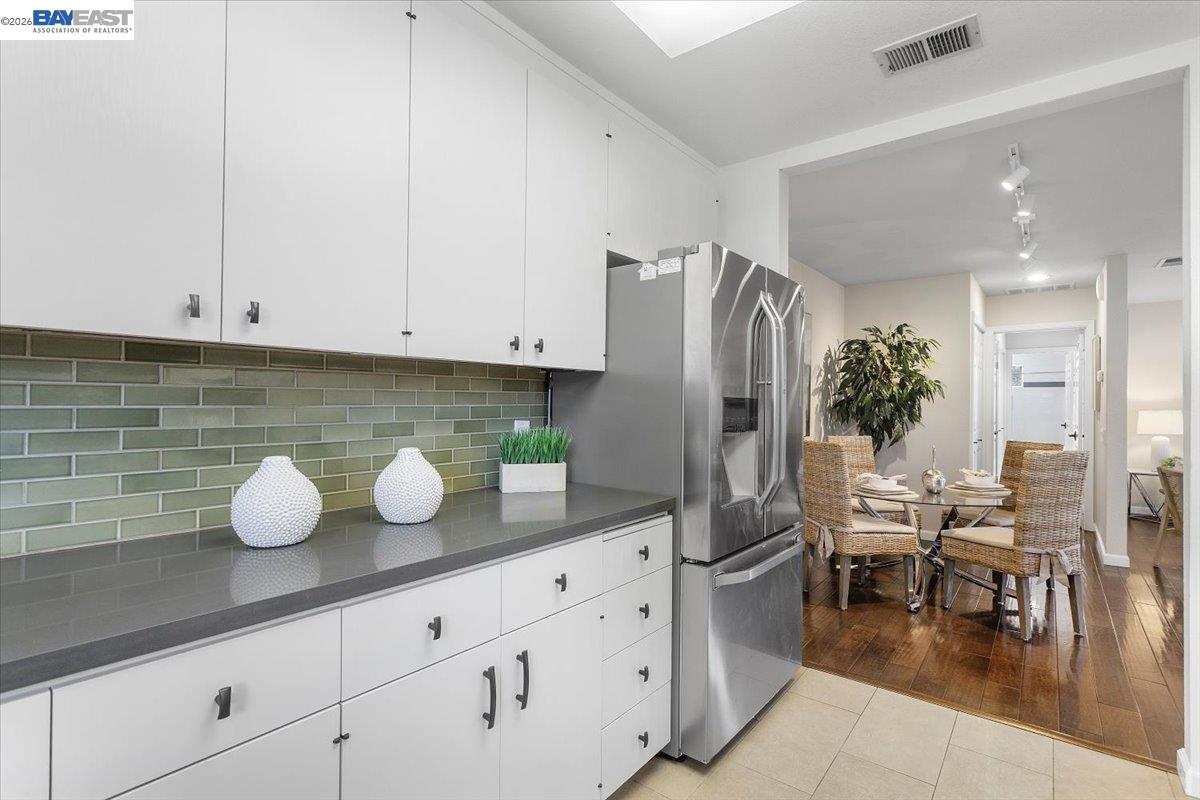631 Centre Ct