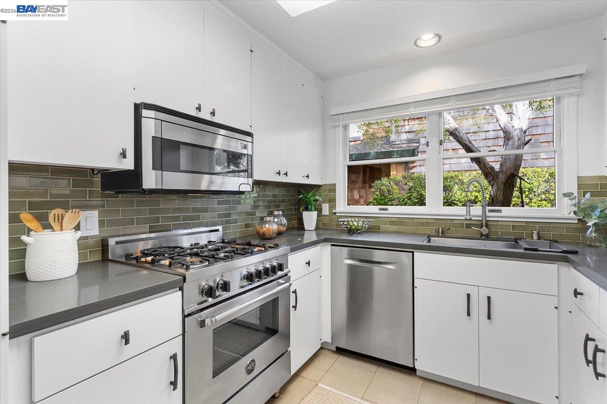 631 Centre Ct