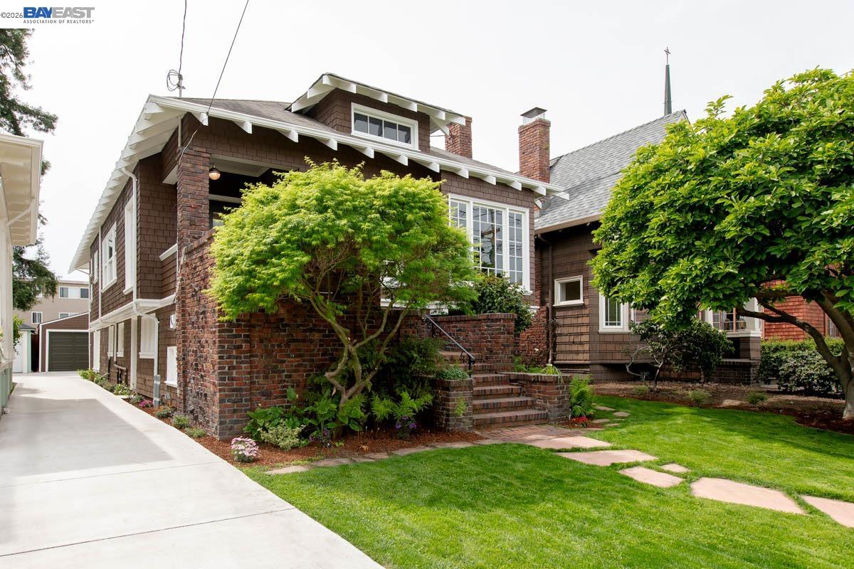 1716 Santa Clara Ave