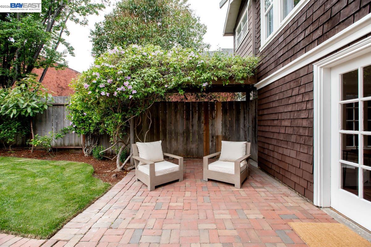 1716 Santa Clara Ave