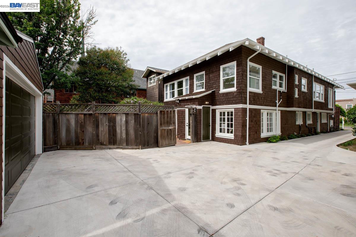 1716 Santa Clara Ave