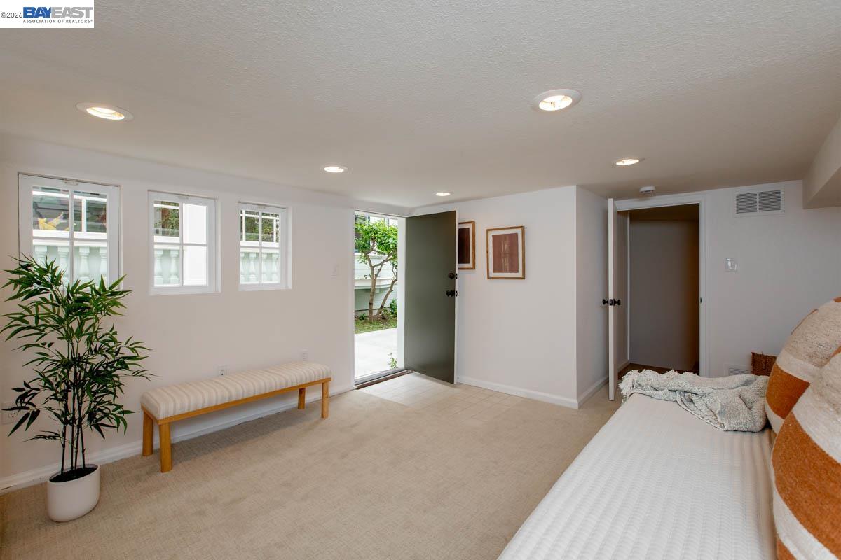 1716 Santa Clara Ave