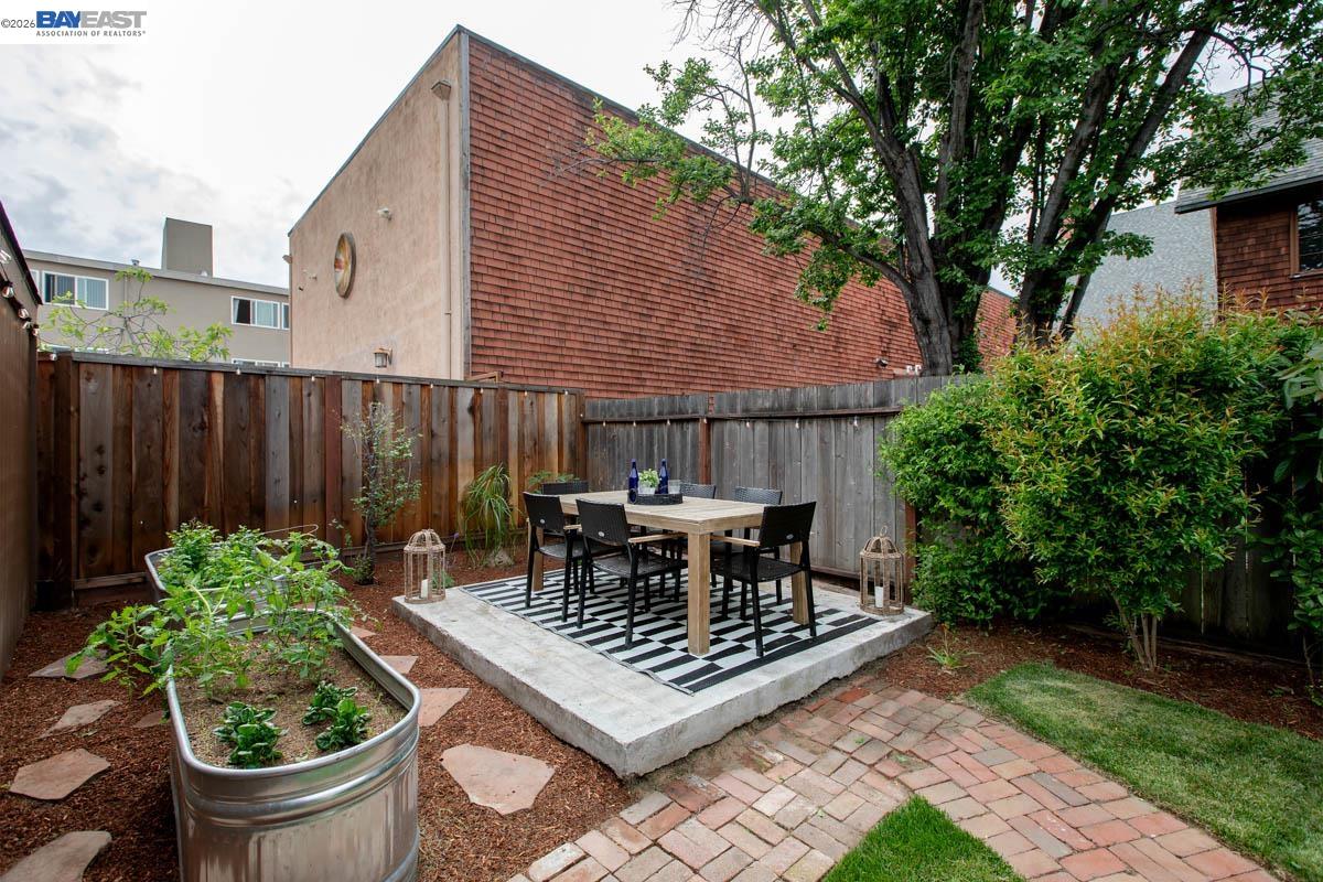 1716 Santa Clara Ave