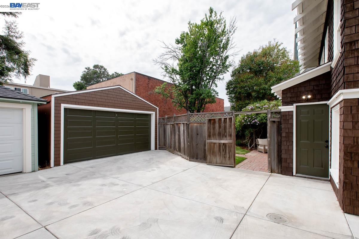1716 Santa Clara Ave
