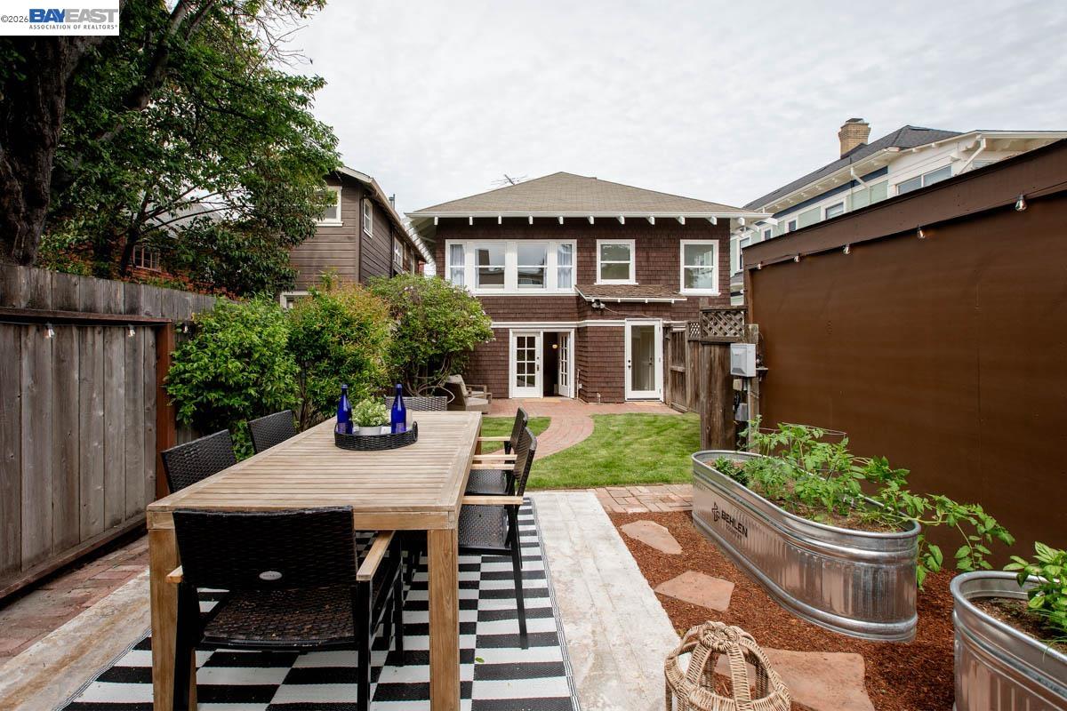 1716 Santa Clara Ave