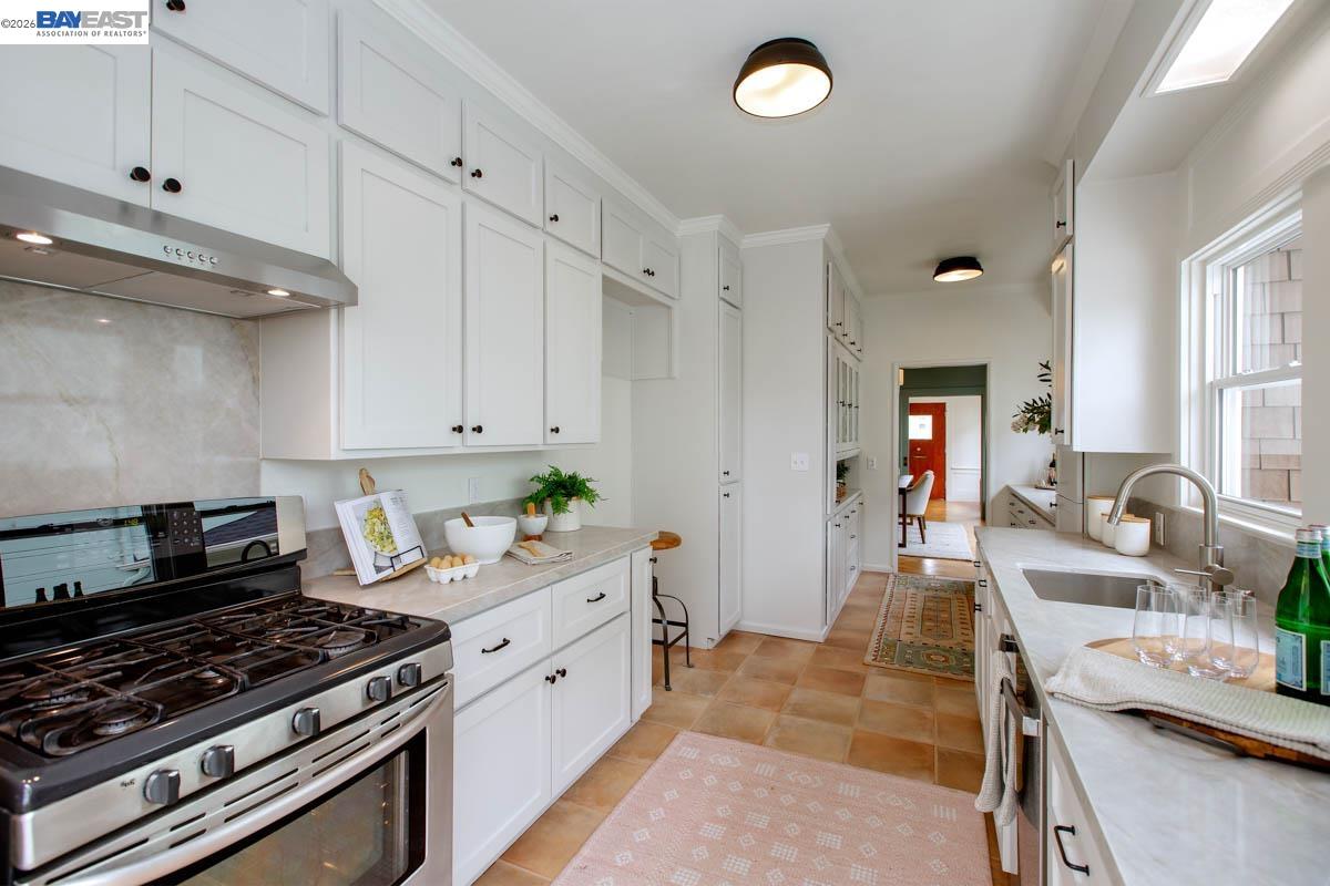 1716 Santa Clara Ave