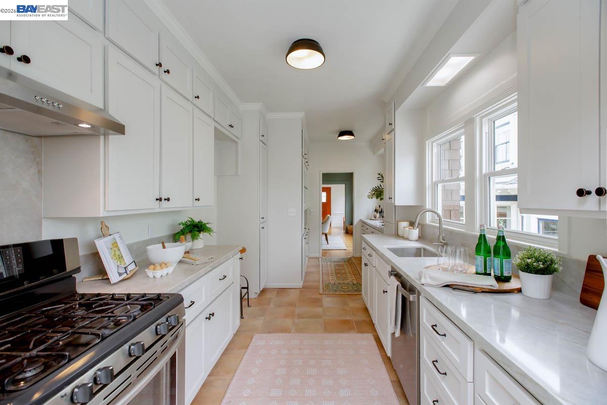 1716 Santa Clara Ave