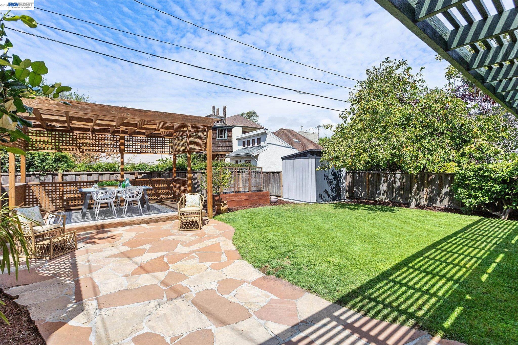 1529 Gibbons Dr