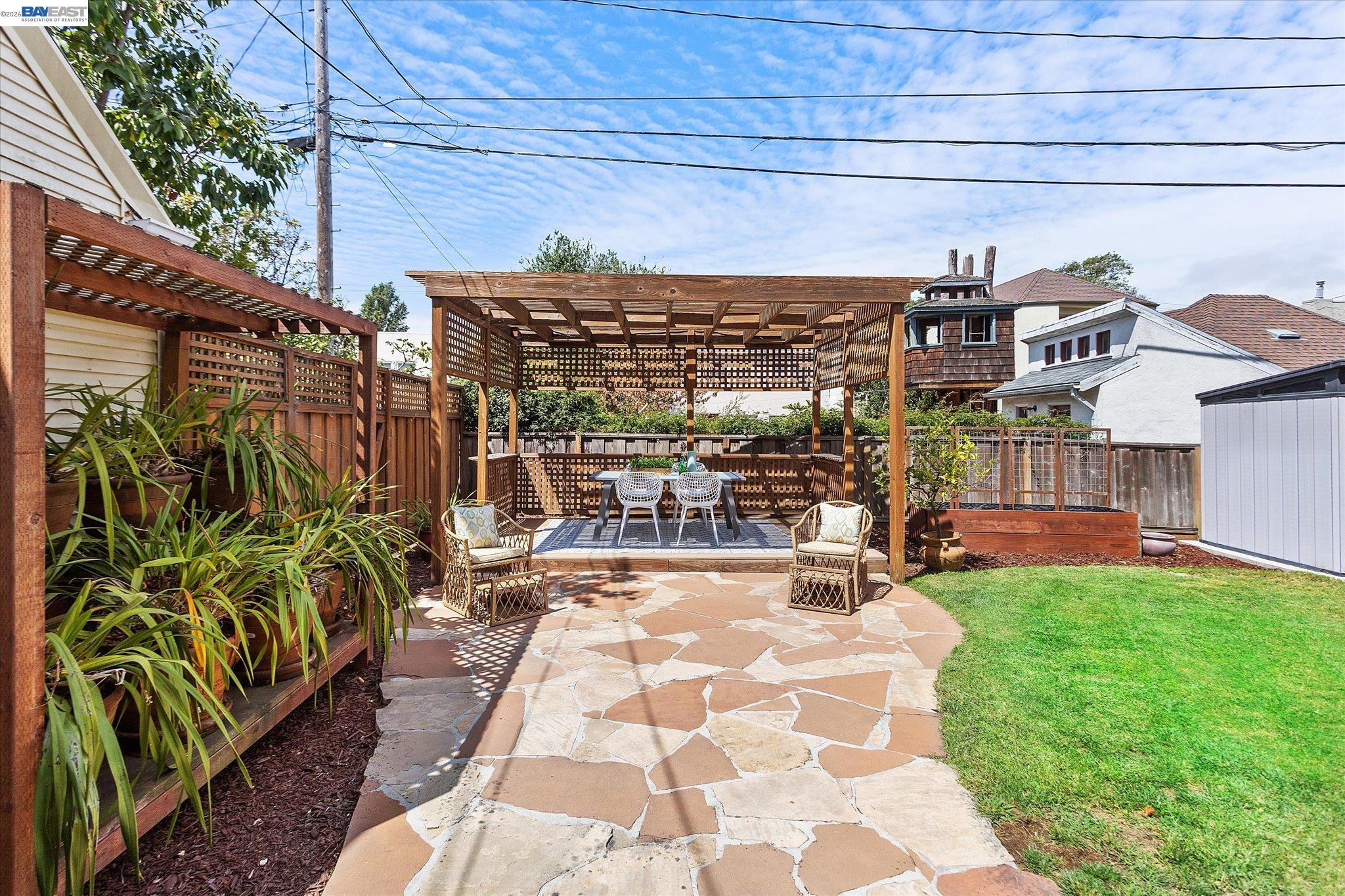 1529 Gibbons Dr