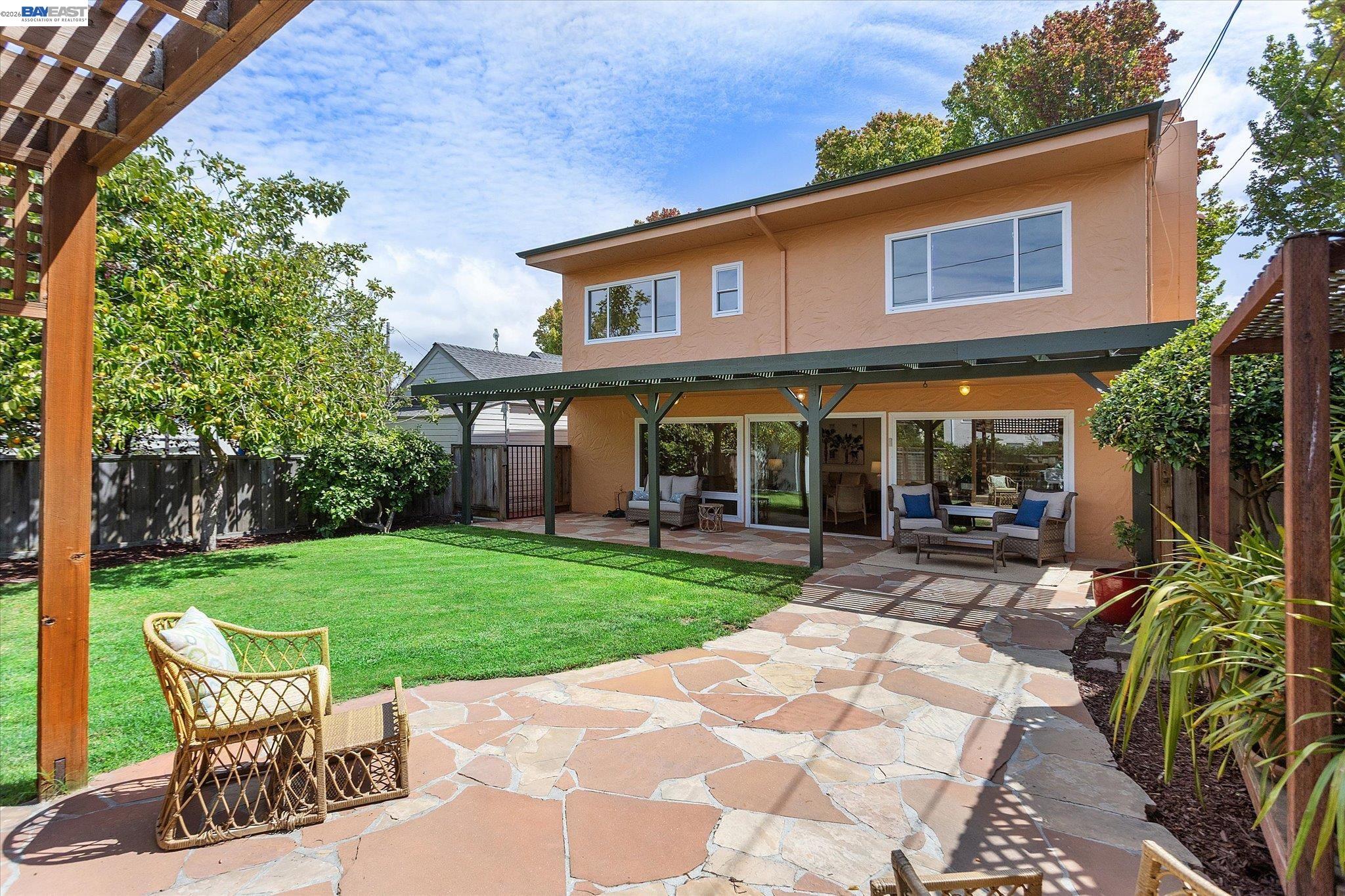 1529 Gibbons Dr