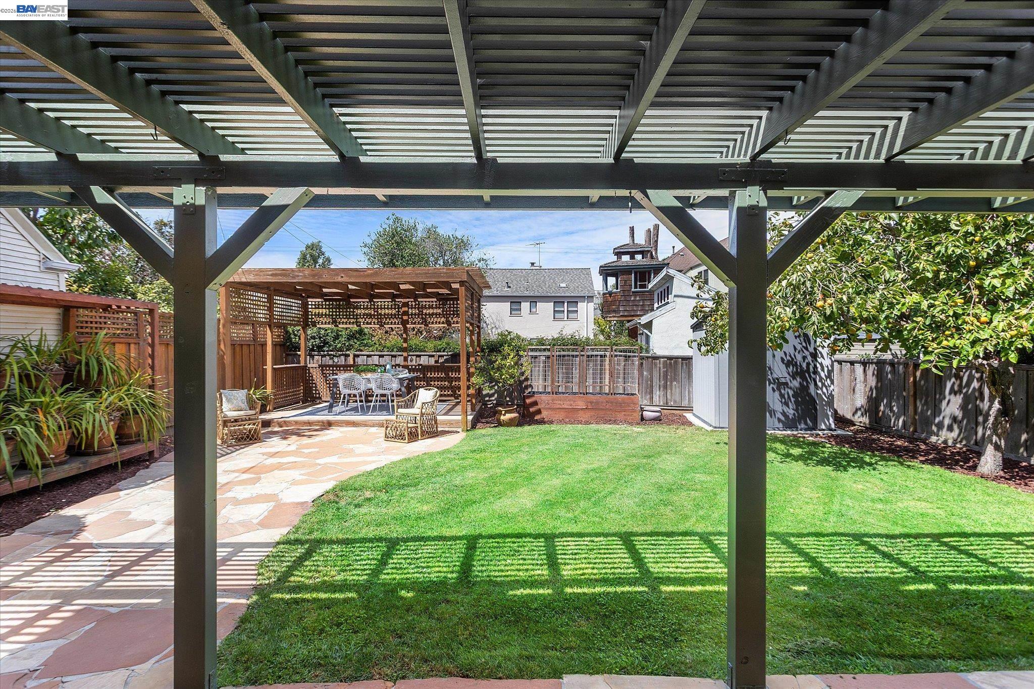 1529 Gibbons Dr