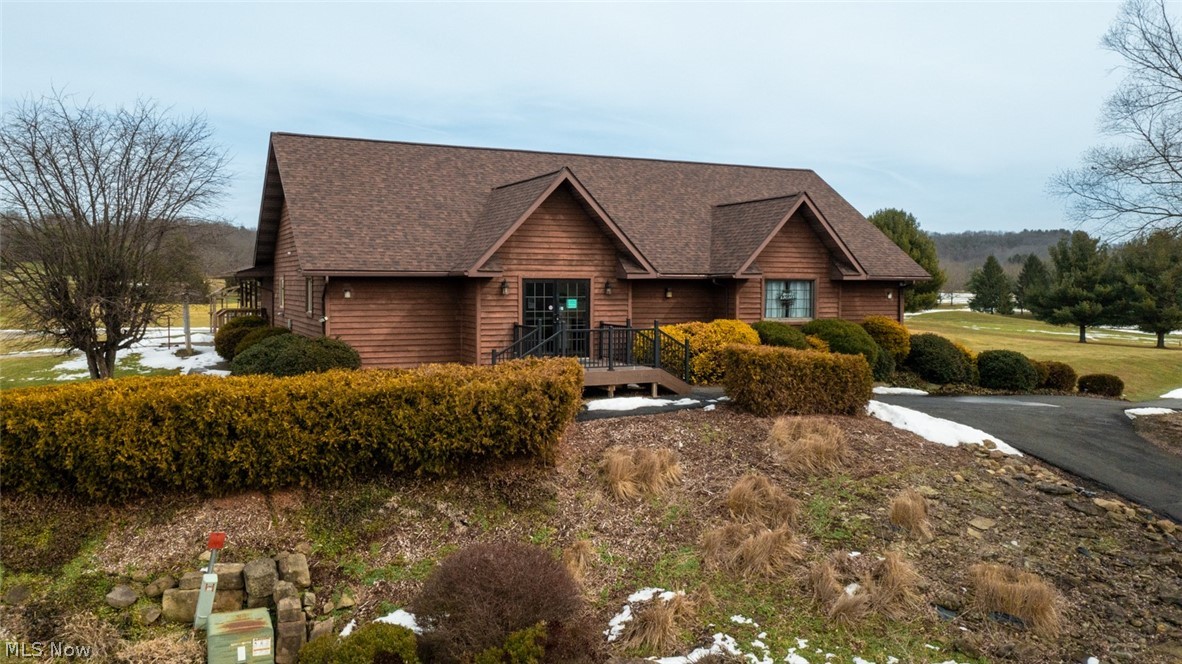 1130 Meadowbrook Lane NE