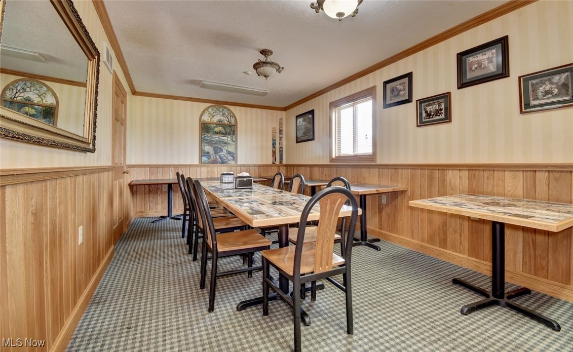 1130 Meadowbrook Lane NE