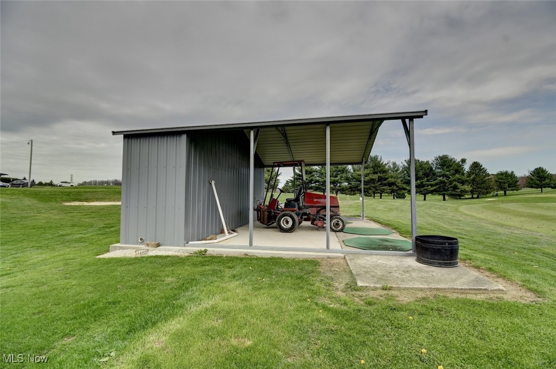 1130 Meadowbrook Lane NE