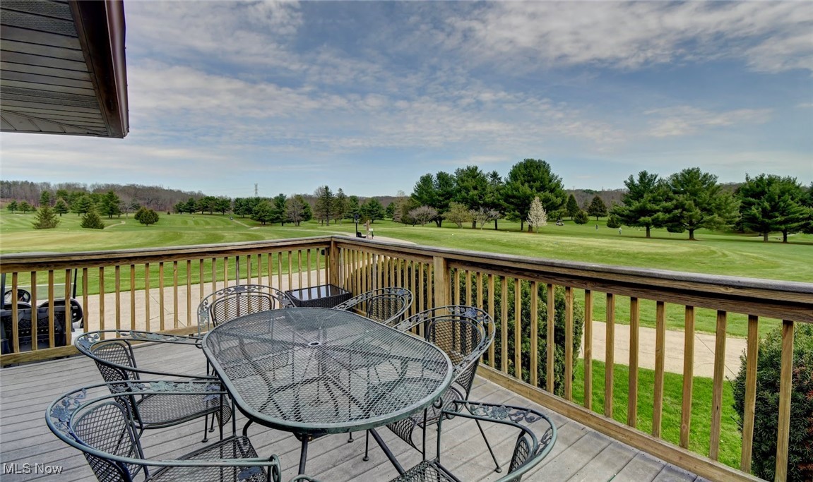 1130 Meadowbrook Lane NE