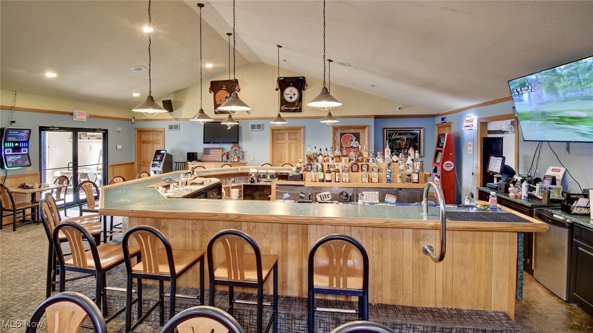 1130 Meadowbrook Lane NE