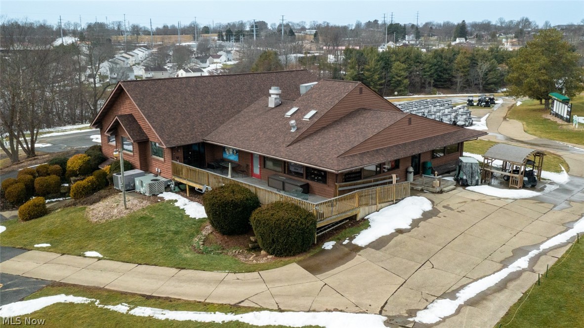 1130 Meadowbrook Lane NE