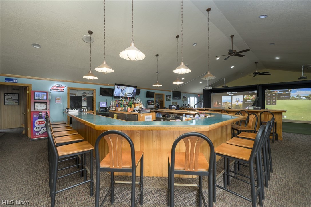 1130 Meadowbrook Lane NE