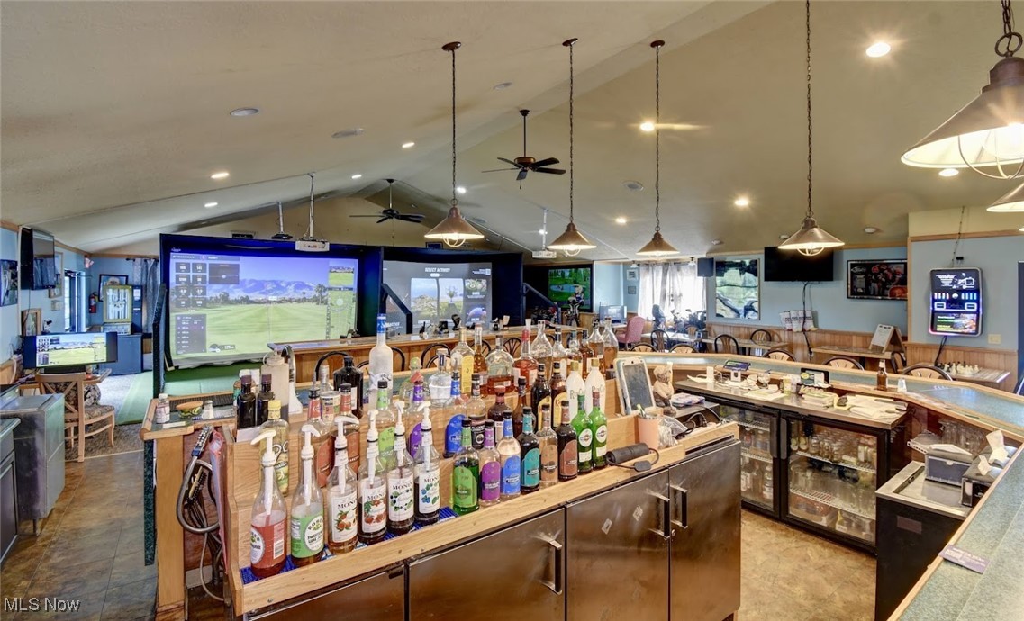 1130 Meadowbrook Lane NE