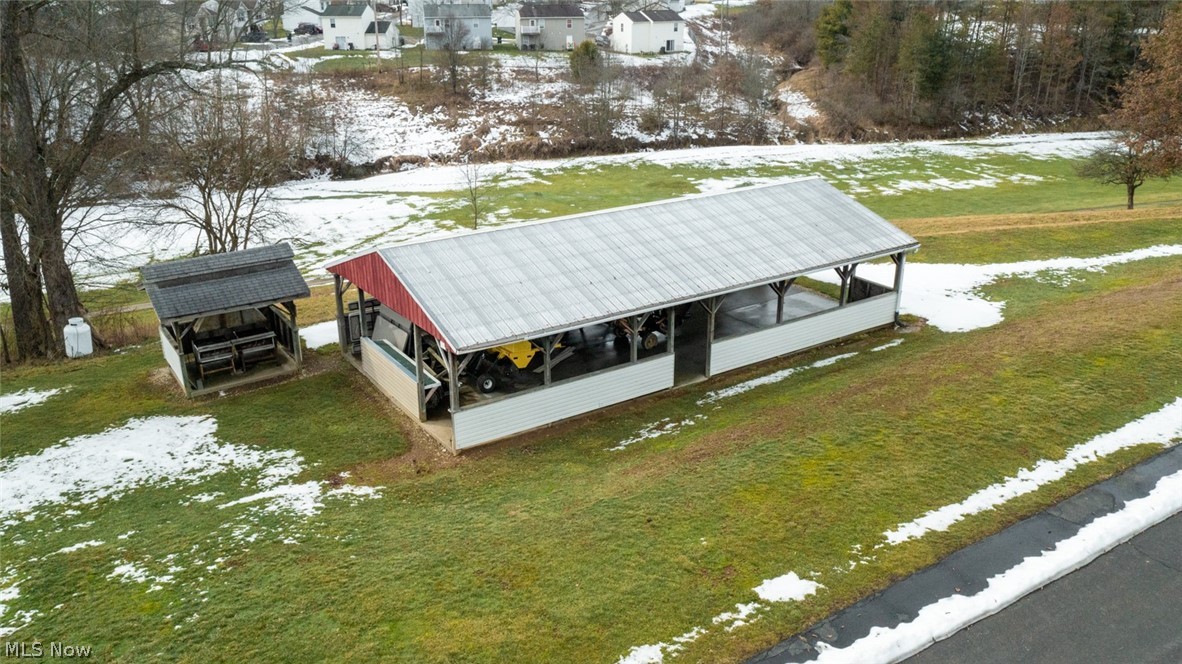 1130 Meadowbrook Lane NE