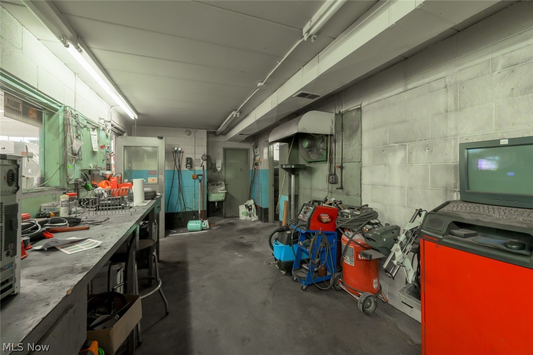 2234 Newton Street