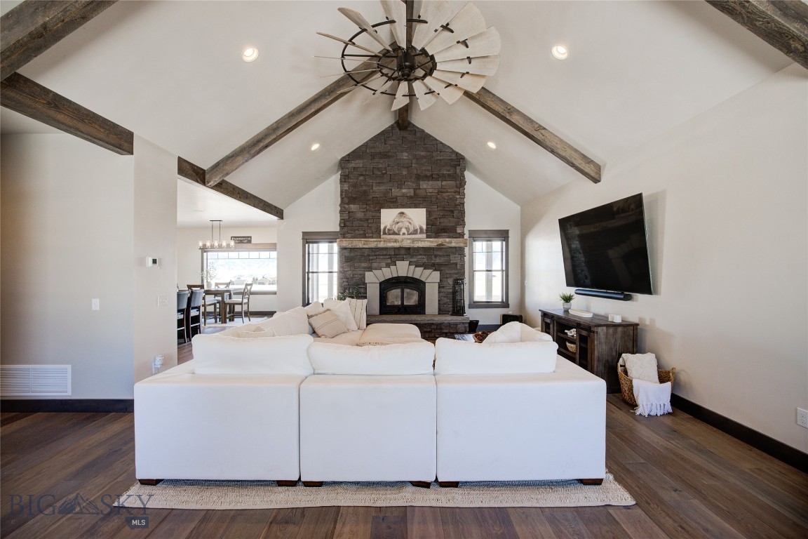 7 Soaring Eagle Road