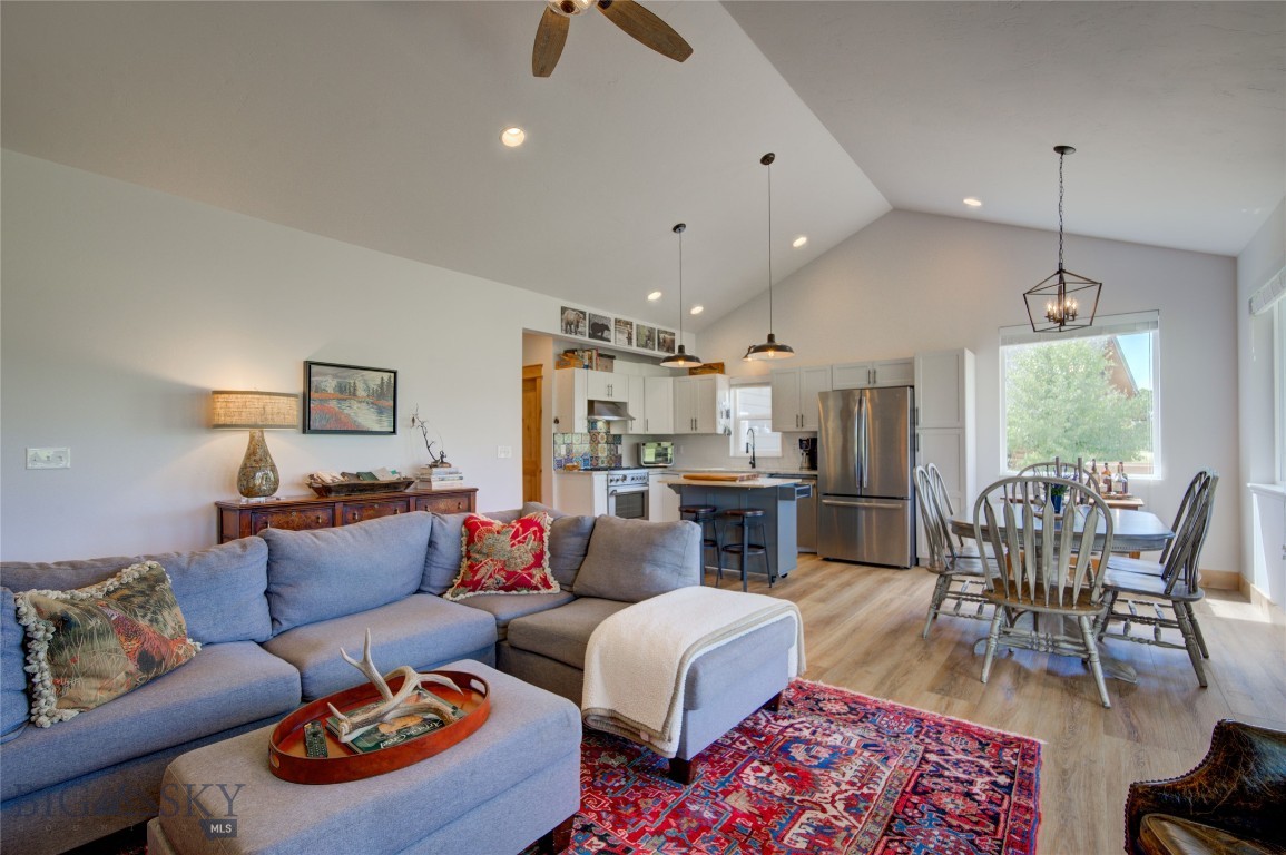 6 Ramshorn Mtn Court