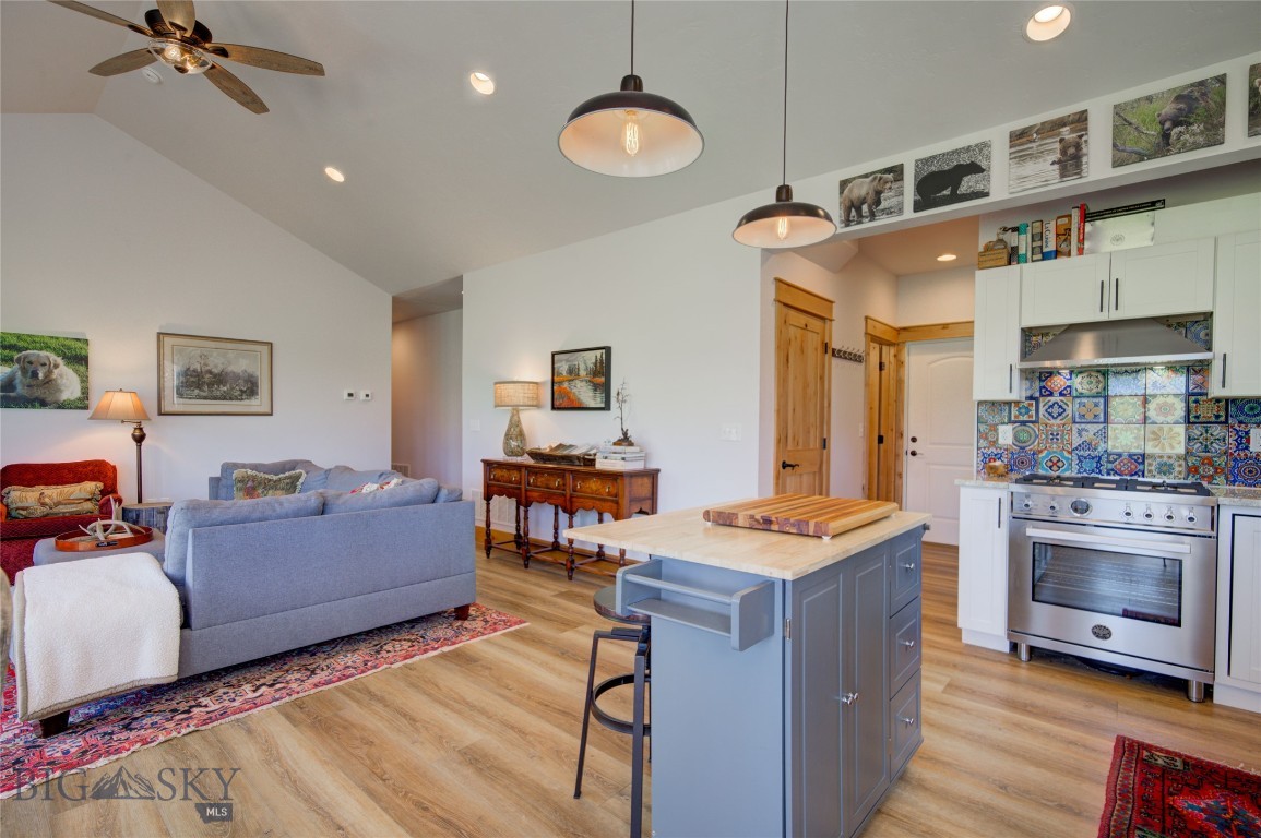 6 Ramshorn Mtn Court