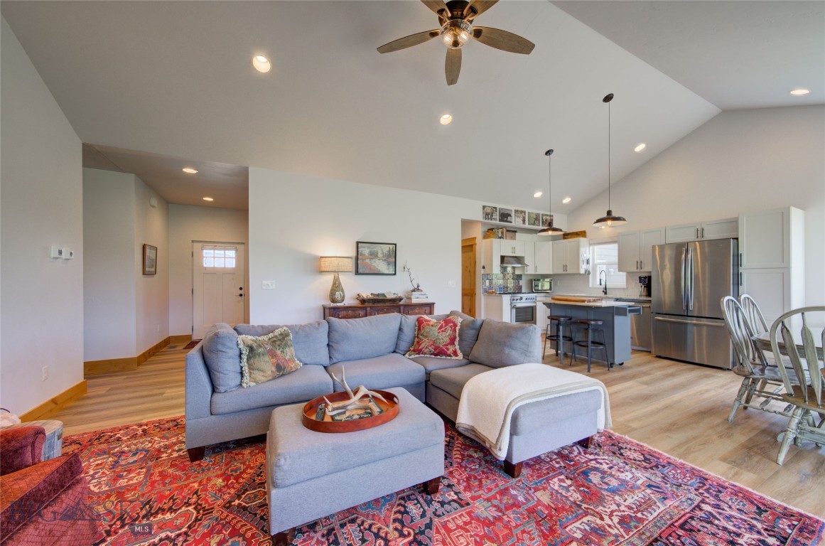 6 Ramshorn Mtn Court