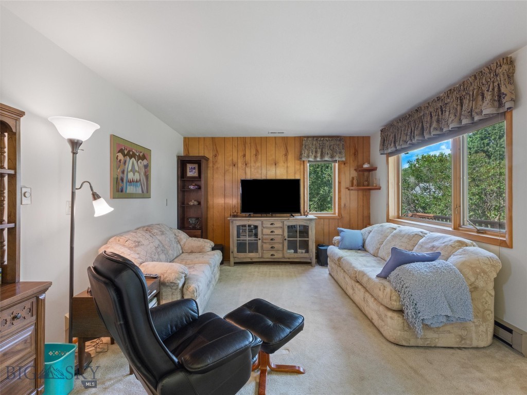 101 E Armitage Street