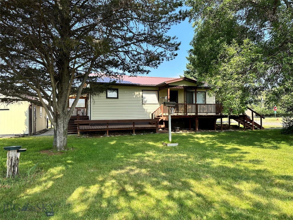 101 E Armitage Street