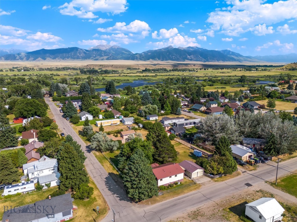 101 E Armitage Street