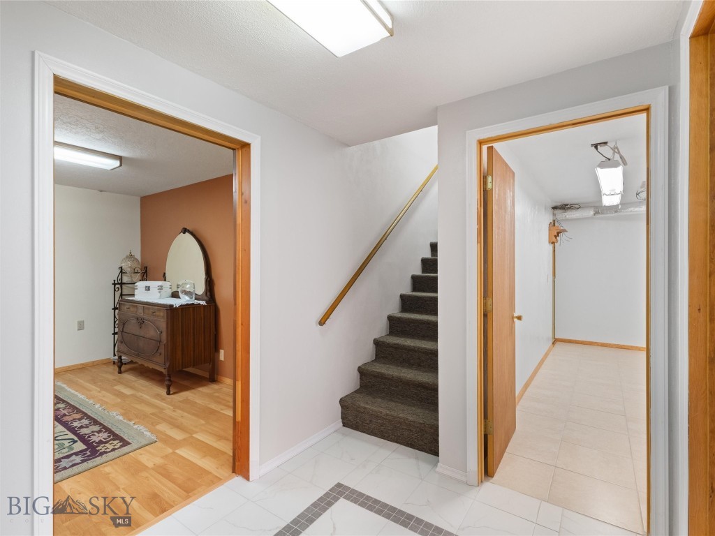 101 E Armitage Street