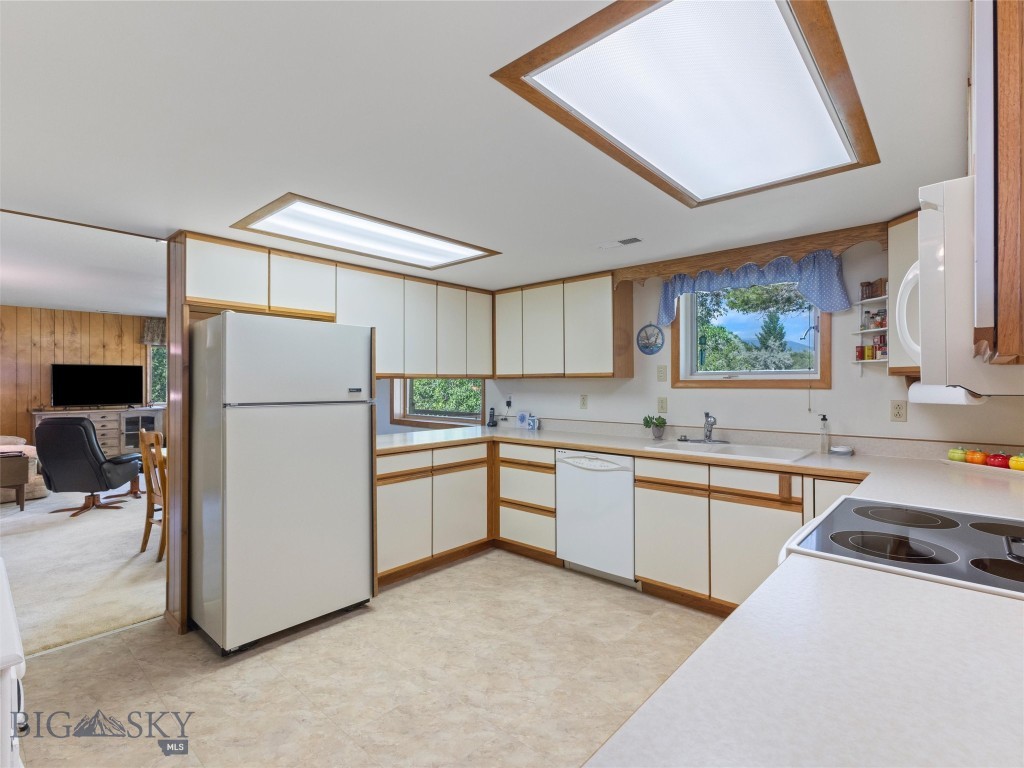 101 E Armitage Street