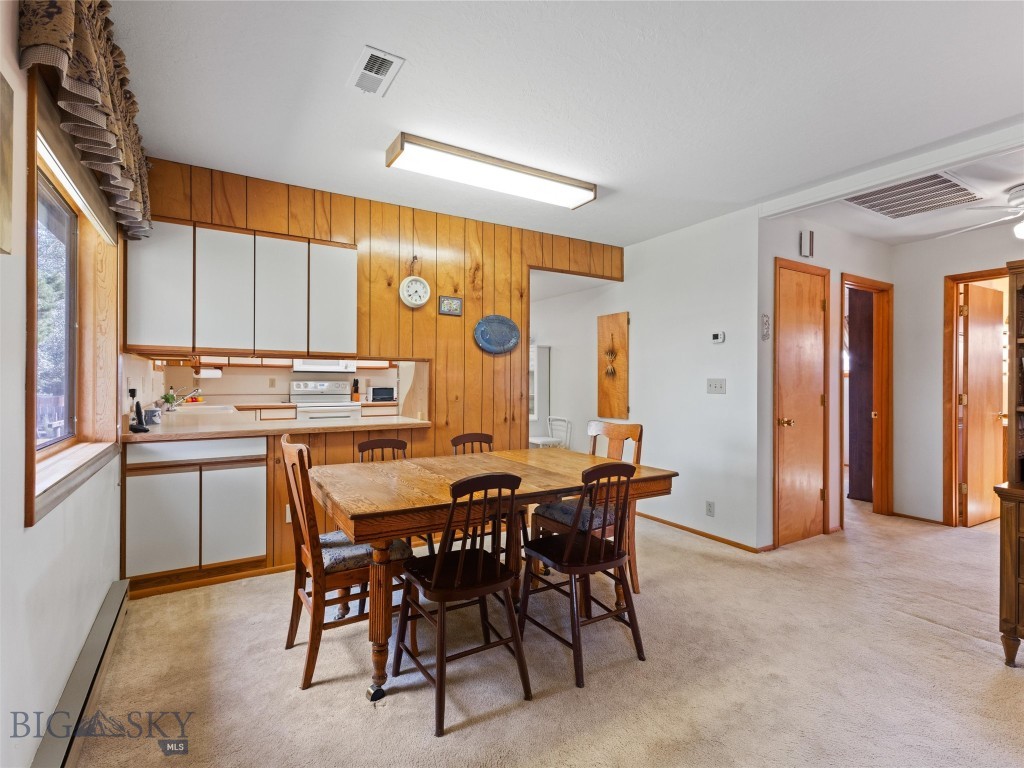 101 E Armitage Street